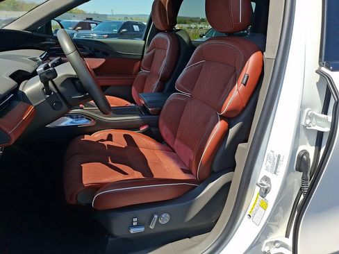 Certified 2024 Lincoln Nautilus Black Label AWD/4WD image 13