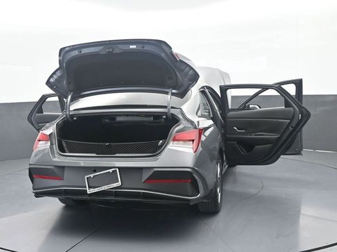 Used 2024 Hyundai Elantra SEL FWD image 70