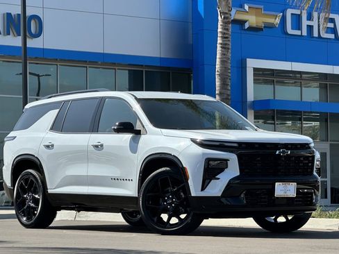 New 2026 Chevrolet Traverse RS image 2
