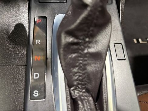 Certified 2019 Acura ILX Premium Package image 39