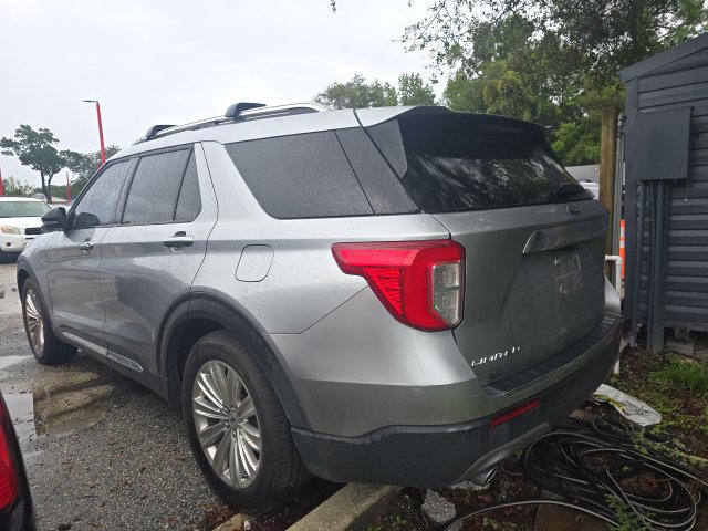 Used 2023 Ford Explorer Limited w/ Limited Technology Package RWD image 3