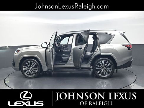 Used 2023 Lexus LX 600 4WD w/ Appearance Package image 36
