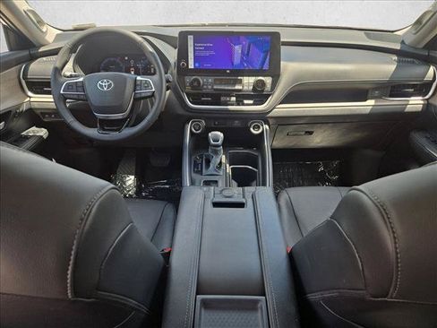 Used 2026 Toyota Grand Highlander FWD image 18