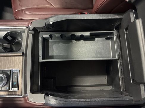 Used 2024 Ford Expedition Limited image 35