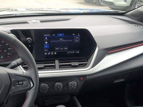 Used 2025 Chevrolet Trax RS w/ Driver Confidence Package FWD image 25