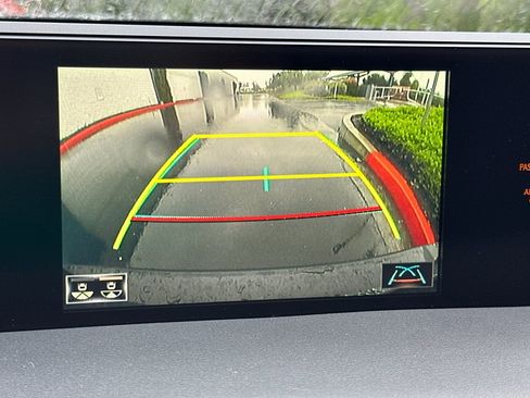 Certified 2022 Lexus UX 250h w/ Accessory Package (Z1) image 20