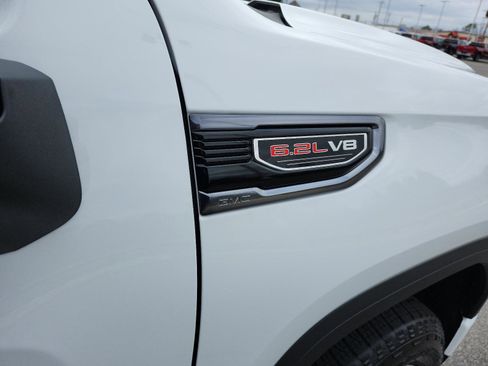 Certified 2025 GMC Sierra 1500 AT4 w/ AT4 Premium Package image 7