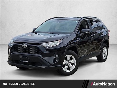 Used 2021 Toyota RAV4 XLE w/ Convenience Package FWD image 1