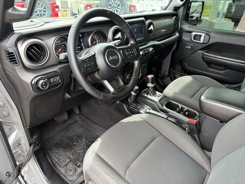 Used 2021 Jeep Gladiator Sport AWD/4WD image 29