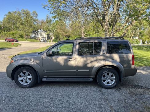 Used 2008 Nissan Pathfinder S AWD/4WD image 5