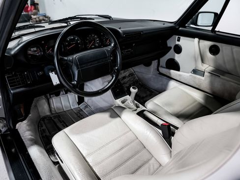 Used 1990 Porsche 911 Carrera RWD image 9