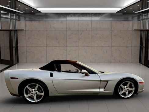 Used 2006 Chevrolet Corvette Convertible w/ Preferred Equipment Group image 8