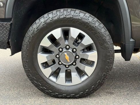 Used 2021 Chevrolet Silverado 2500 LT w/ Texas Edition AWD/4WD image 15