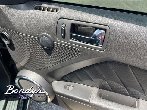 Used 2010 Ford Mustang GT RWD image 20