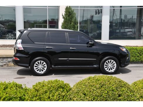 Used 2015 Lexus GX 460 w/ Premium Package AWD/4WD image 3