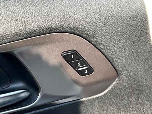 Used 2025 Chrysler Pacifica Select FWD image 31