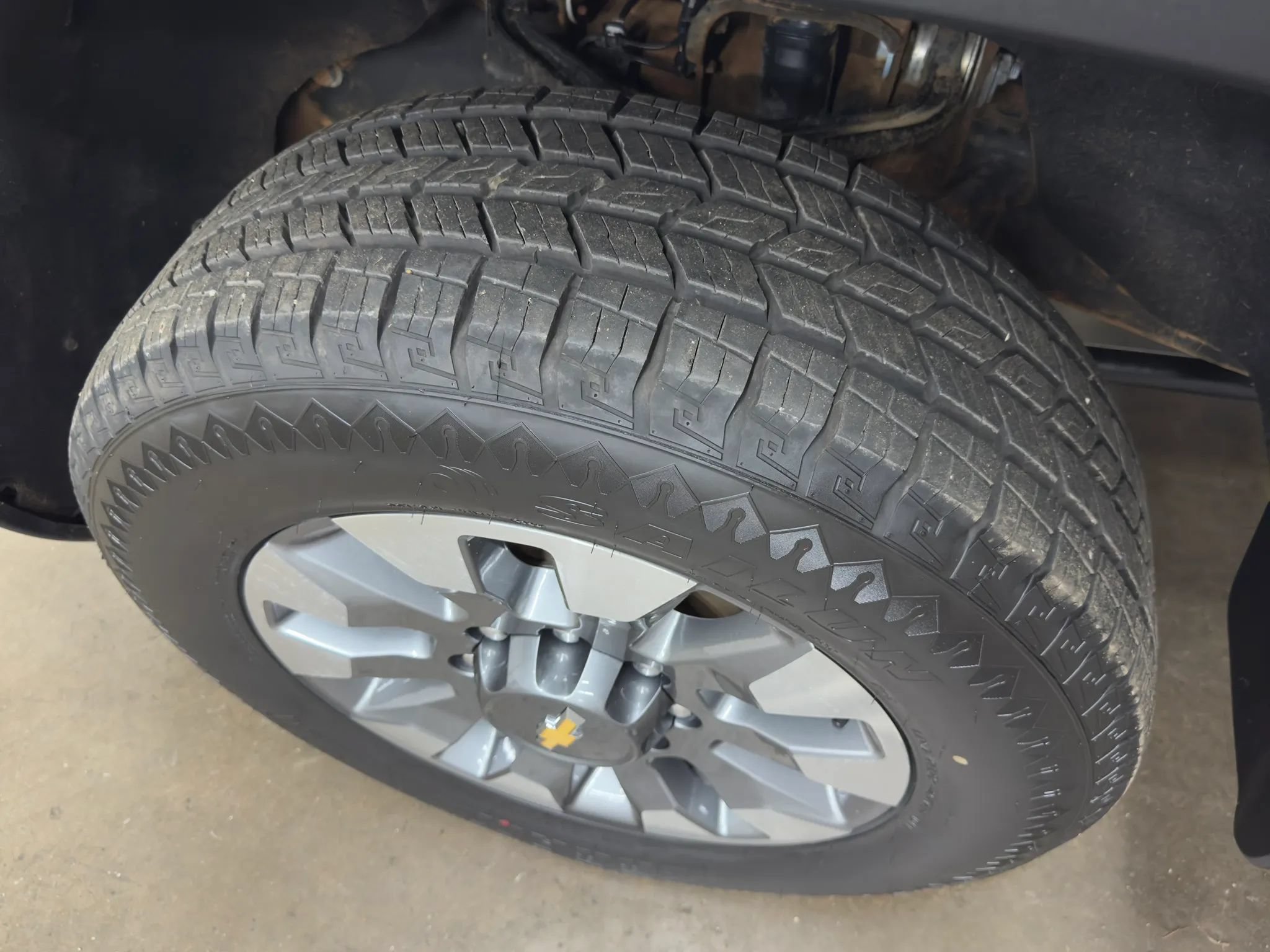 Used 2024 Chevrolet Silverado 2500 LT AWD/4WD image 8