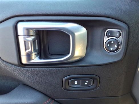 Certified 2023 Jeep Wrangler Unlimited Rubicon image 26