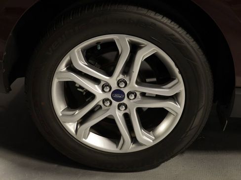 Used 2017 Ford Edge Titanium w/ Technology Package image 36