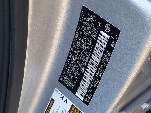 Used 2024 Toyota Prius LE image 33