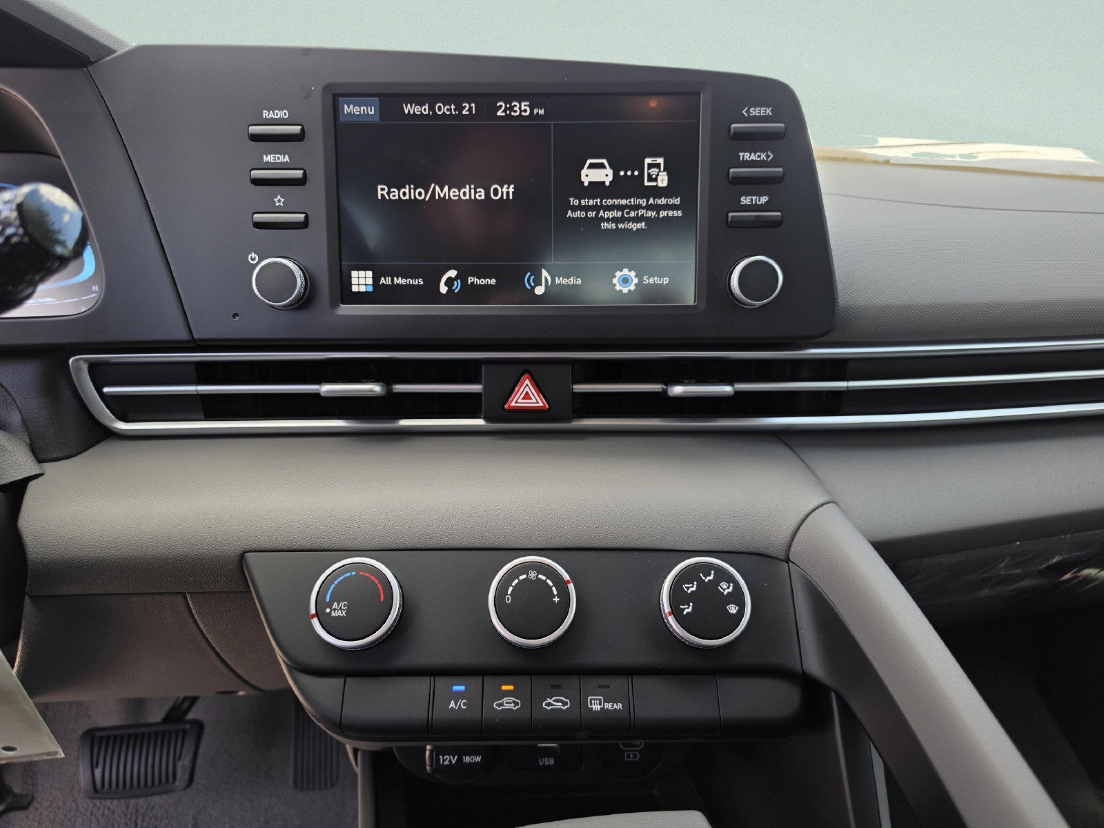 New 2026 Hyundai Elantra SE FWD image 23
