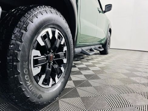 Used 2022 Nissan Frontier PRO-4X w/ Technology Package image 5