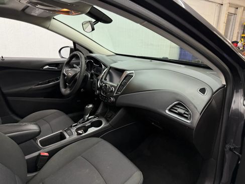 Used 2016 Chevrolet Cruze LT w/ Sun And Sound Package FWD image 7