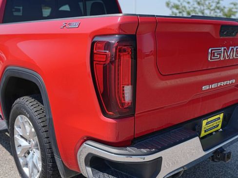 Used 2022 GMC Sierra 1500 SLT w/ SLT Premium Package AWD/4WD image 9