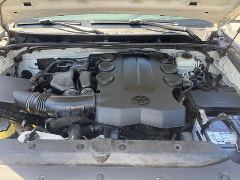 Used 2011 Toyota 4Runner SR5 image 18