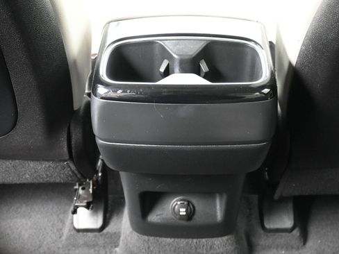 Used 2024 Kia Telluride EX w/ EX Captain's Chair Package image 22