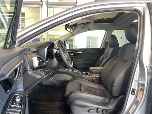 Used 2025 Subaru Outback Limited AWD/4WD image 6
