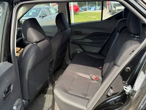 Used 2025 Nissan Kicks Play S FWD image 8