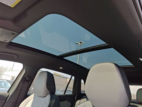New 2026 Volkswagen Tiguan SE R-Line AWD/4WD image 10
