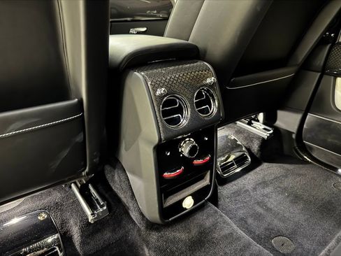 Used 2023 Rolls-Royce Cullinan Black Badge w/ Dark Exterior Package image 44