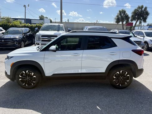 Used 2023 Chevrolet TrailBlazer LT FWD image 4