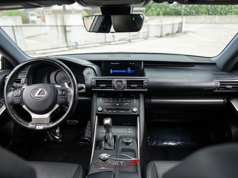 Used 2018 Lexus IS 300 F Sport w/ F Sport Package image 11