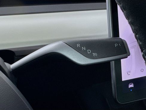 Used 2022 Tesla Model Y Long Range AWD/4WD image 19