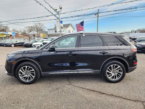 Used 2022 Lincoln Corsair Standard w/ Equipment Group 101A image 2