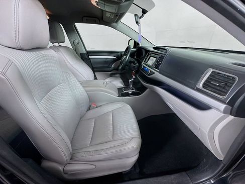 Used 2014 Toyota Highlander Plus FWD image 35