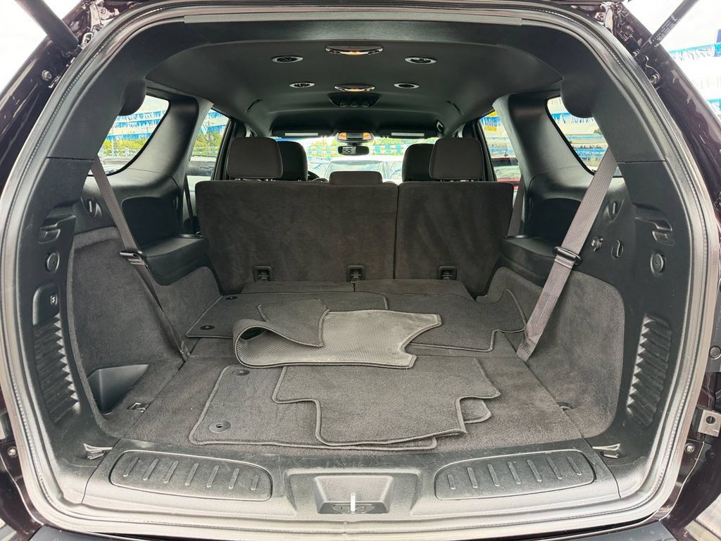 Used 2023 Dodge Durango R/T w/ Blacktop Package RWD image 17