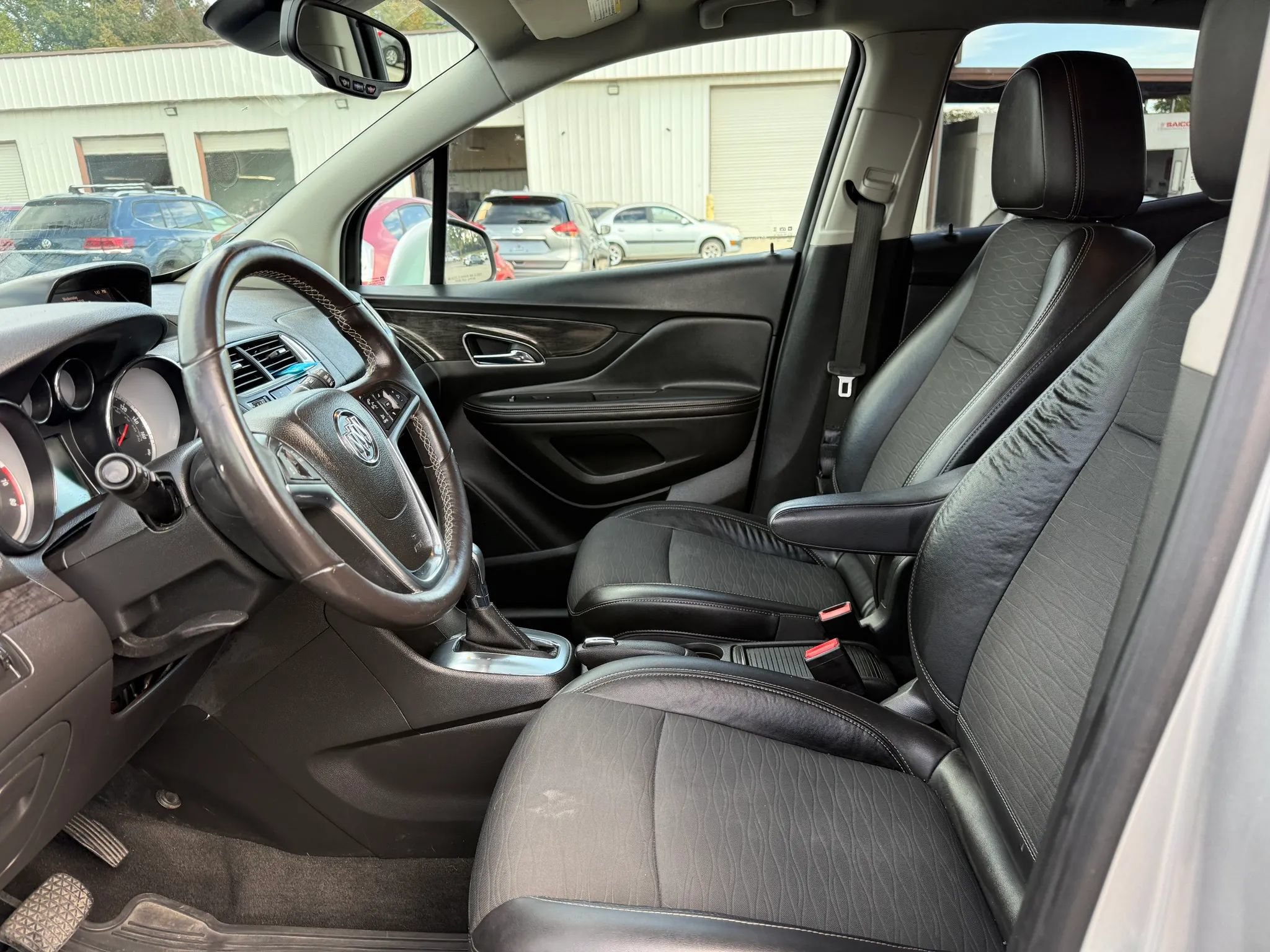 Used 2015 Buick Encore Convenience AWD/4WD image 2