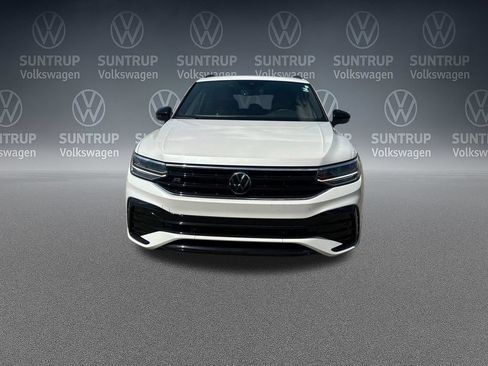 Used 2024 Volkswagen Tiguan SE R-Line w/ MDO Package, Two-Row AWD/4WD image 6