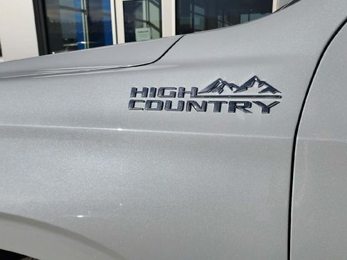 New 2026 Chevrolet Suburban High Country w/ Sun And Tow Package AWD/4WD image 6