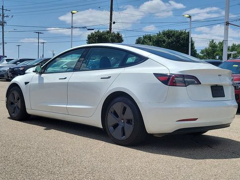 Used 2023 Tesla Model 3 Standard Range RWD image 3