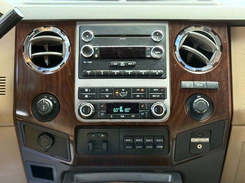 Used 2012 Ford F250 Lariat w/ Lariat Interior Pkg image 18