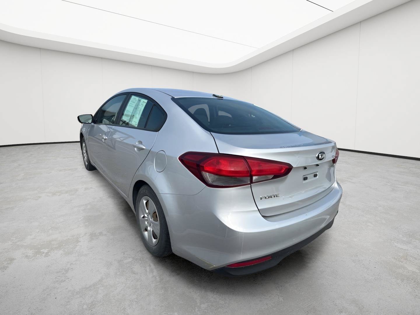 Used 2018 Kia Forte LX FWD image 5