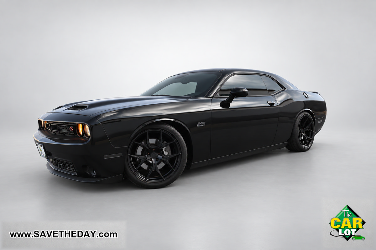 Used 2018 Dodge Challenger R/T w/ Blacktop Package RWD image 2