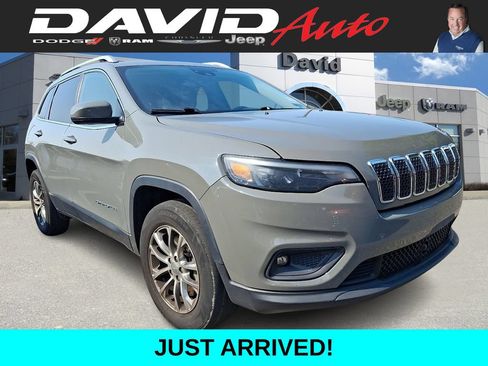 Used 2021 Jeep Cherokee Latitude Lux w/ Comfort/Convenience Group AWD/4WD image 1