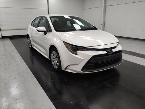 Used 2023 Toyota Corolla LE FWD image 13