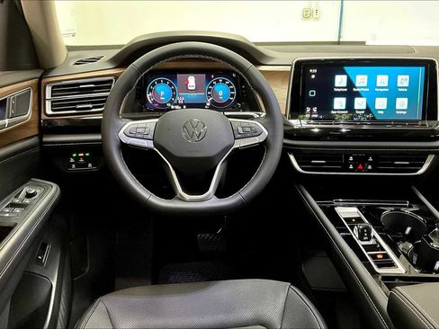 New 2026 Volkswagen Atlas SE image 15